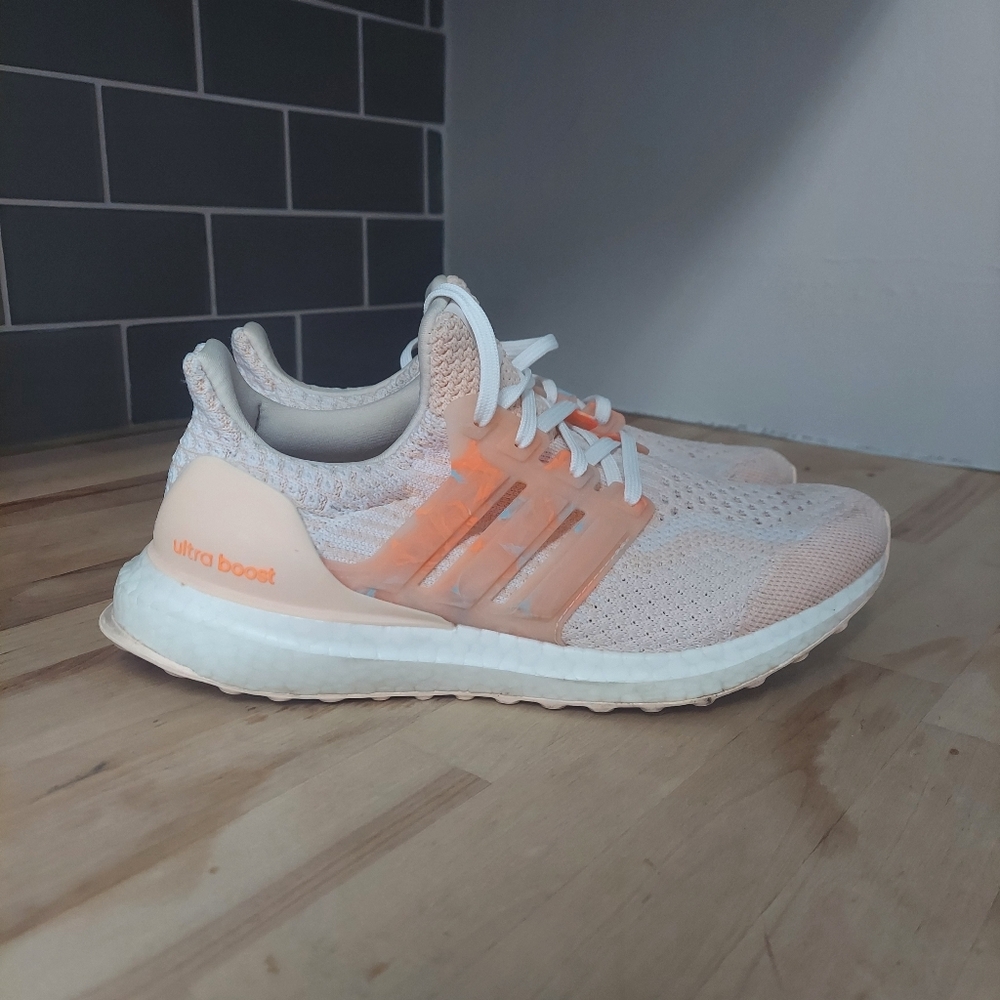 Adidas Ultra Boost 5.0 DNA Womens Shoes Size 7